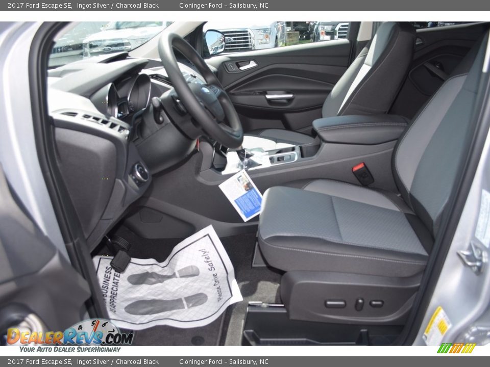2017 Ford Escape SE Ingot Silver / Charcoal Black Photo #6