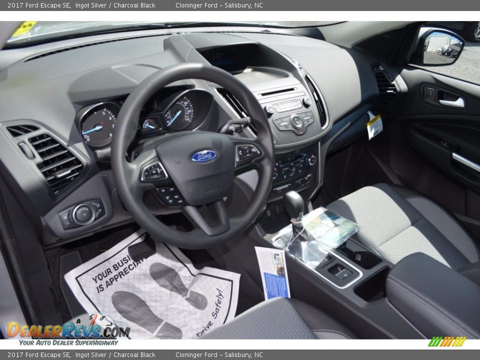 2017 Ford Escape SE Ingot Silver / Charcoal Black Photo #7
