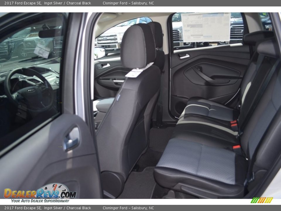 2017 Ford Escape SE Ingot Silver / Charcoal Black Photo #8