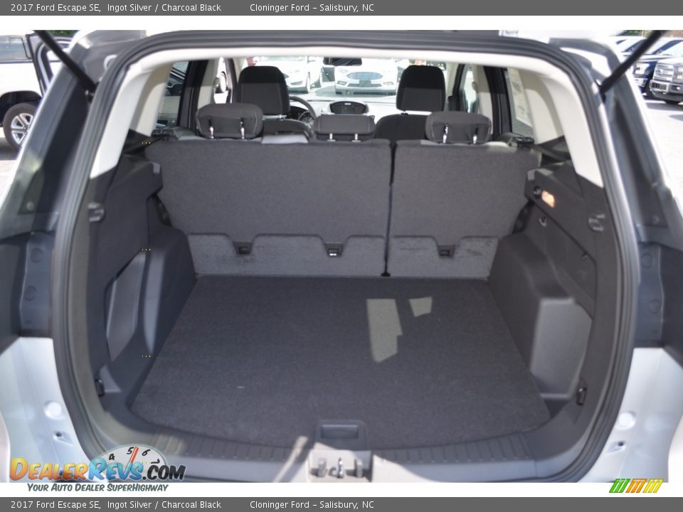 2017 Ford Escape SE Ingot Silver / Charcoal Black Photo #9