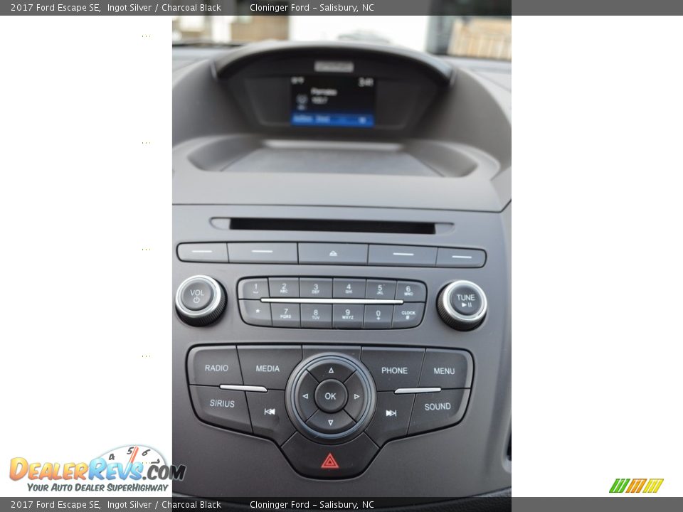 2017 Ford Escape SE Ingot Silver / Charcoal Black Photo #10