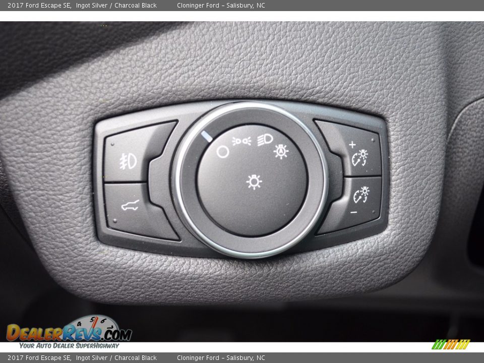 2017 Ford Escape SE Ingot Silver / Charcoal Black Photo #16
