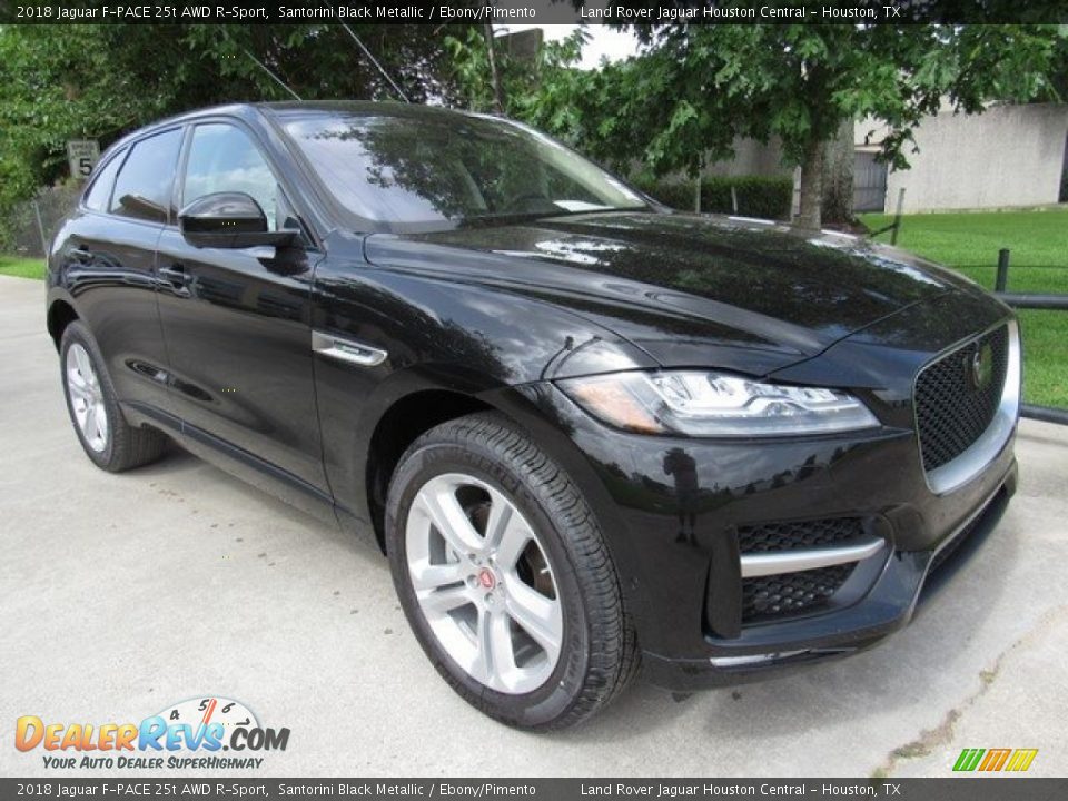 Front 3/4 View of 2018 Jaguar F-PACE 25t AWD R-Sport Photo #2