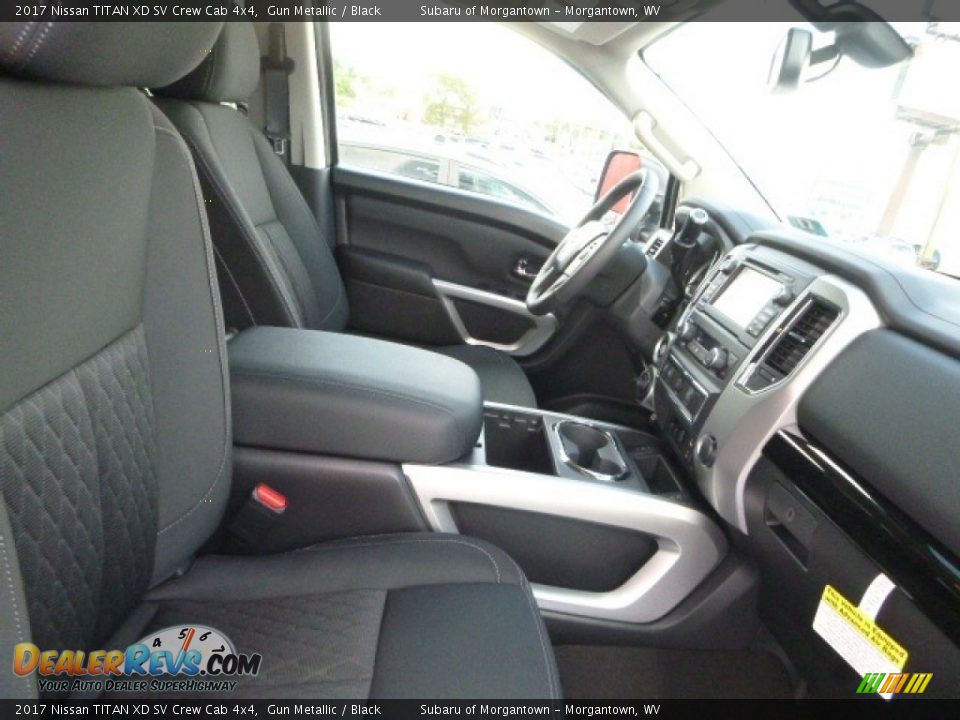 2017 Nissan TITAN XD SV Crew Cab 4x4 Gun Metallic / Black Photo #4