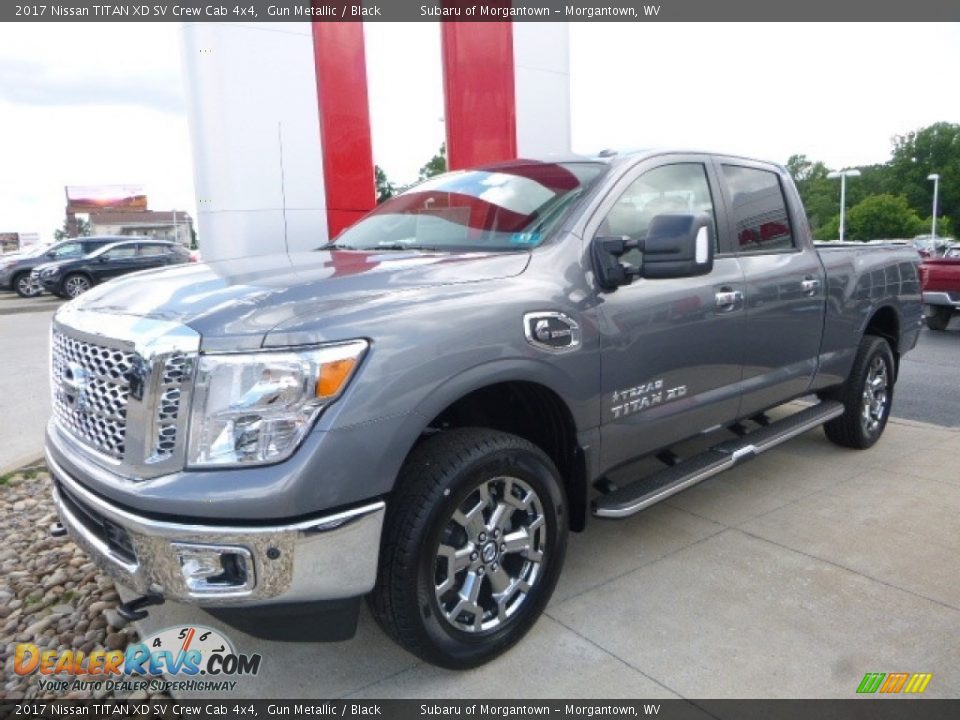 Front 3/4 View of 2017 Nissan TITAN XD SV Crew Cab 4x4 Photo #11