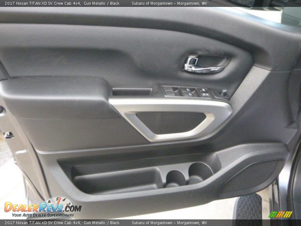 2017 Nissan TITAN XD SV Crew Cab 4x4 Gun Metallic / Black Photo #13
