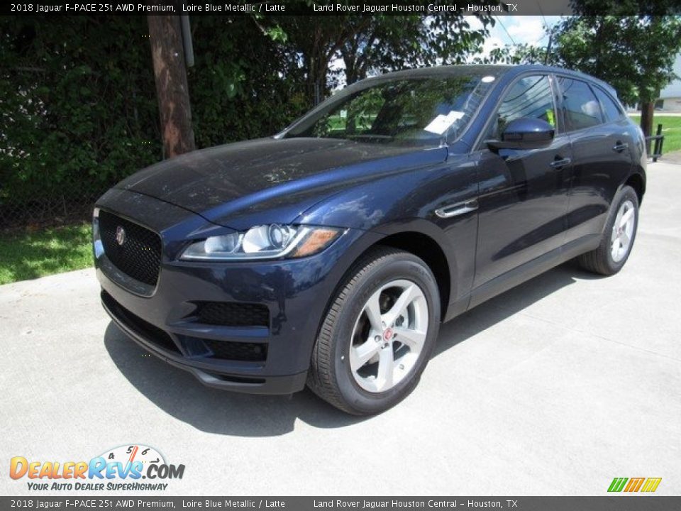Front 3/4 View of 2018 Jaguar F-PACE 25t AWD Premium Photo #10