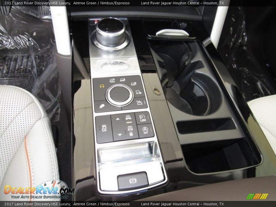 Controls of 2017 Land Rover Discovery HSE Luxury Photo #18