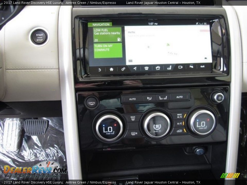 Controls of 2017 Land Rover Discovery HSE Luxury Photo #19