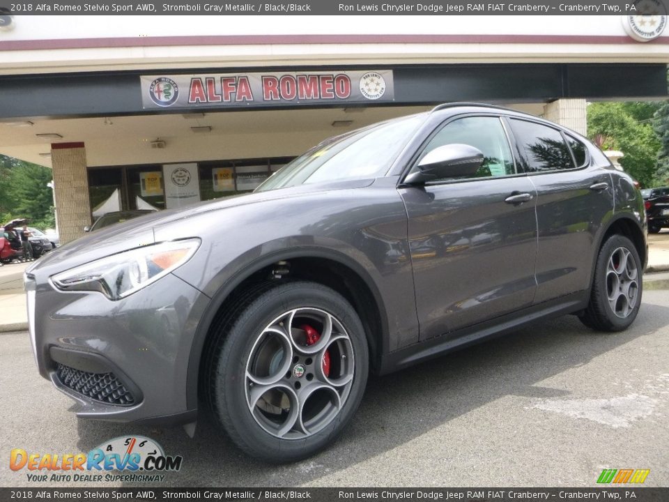 Front 3/4 View of 2018 Alfa Romeo Stelvio Sport AWD Photo #2