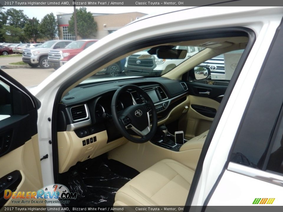 2017 Toyota Highlander Limited AWD Blizzard White Pearl / Almond Photo #3