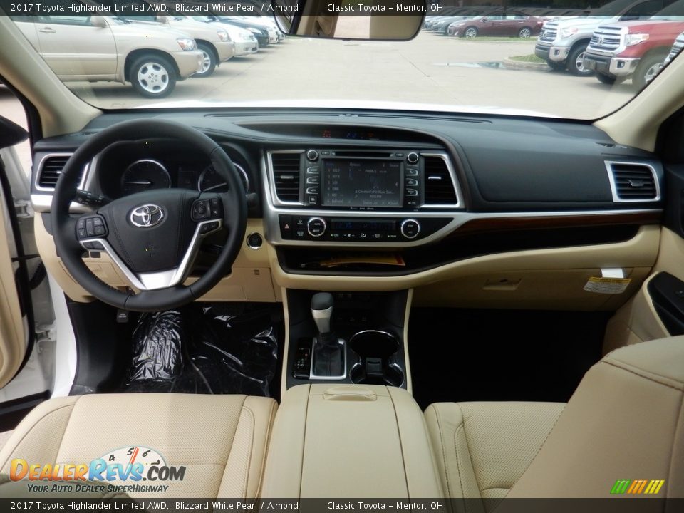 2017 Toyota Highlander Limited AWD Blizzard White Pearl / Almond Photo #4