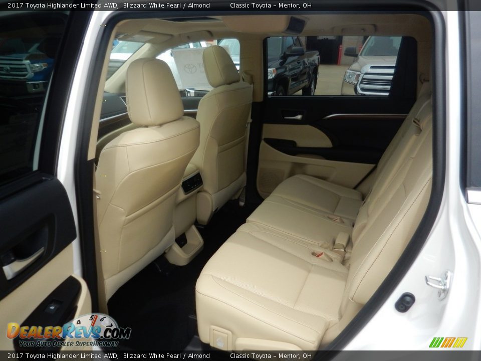 2017 Toyota Highlander Limited AWD Blizzard White Pearl / Almond Photo #5