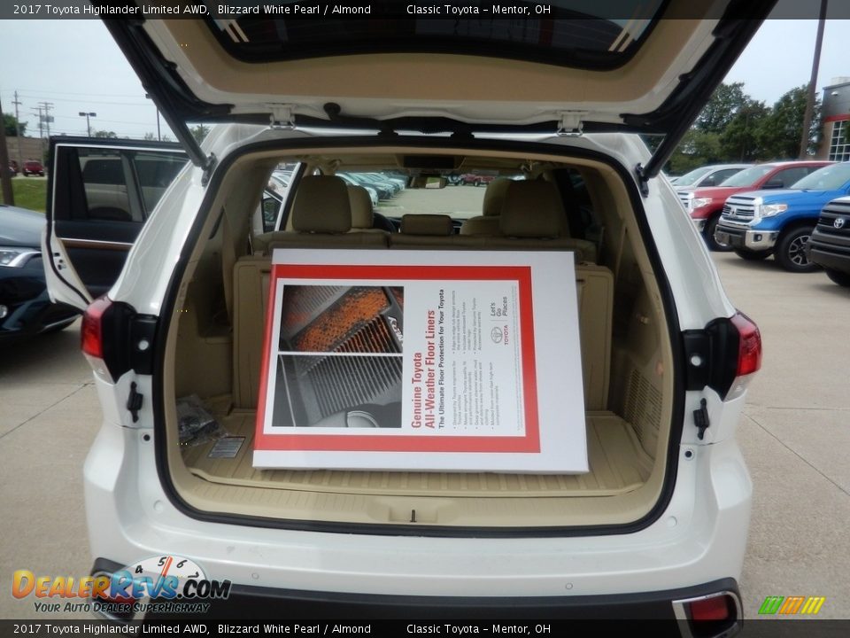 2017 Toyota Highlander Limited AWD Blizzard White Pearl / Almond Photo #6