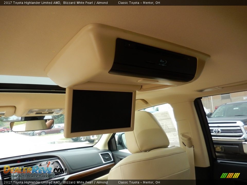 2017 Toyota Highlander Limited AWD Blizzard White Pearl / Almond Photo #7