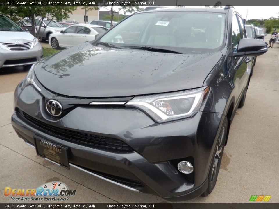 2017 Toyota RAV4 XLE Magnetic Gray Metallic / Ash Photo #1