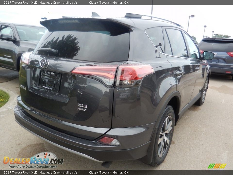 2017 Toyota RAV4 XLE Magnetic Gray Metallic / Ash Photo #2