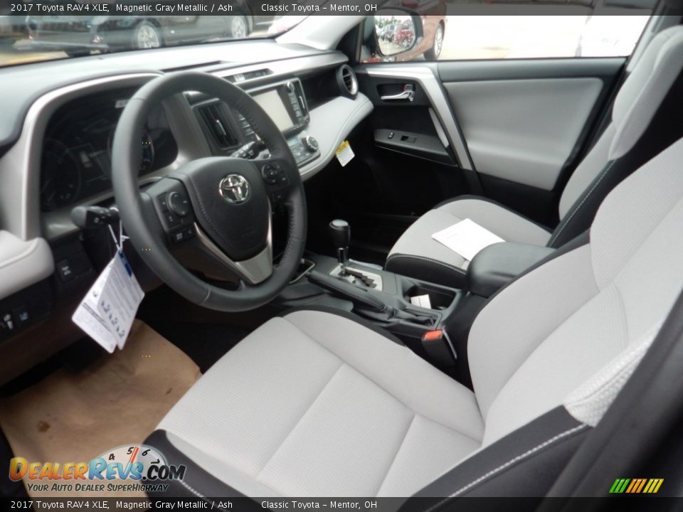 2017 Toyota RAV4 XLE Magnetic Gray Metallic / Ash Photo #3