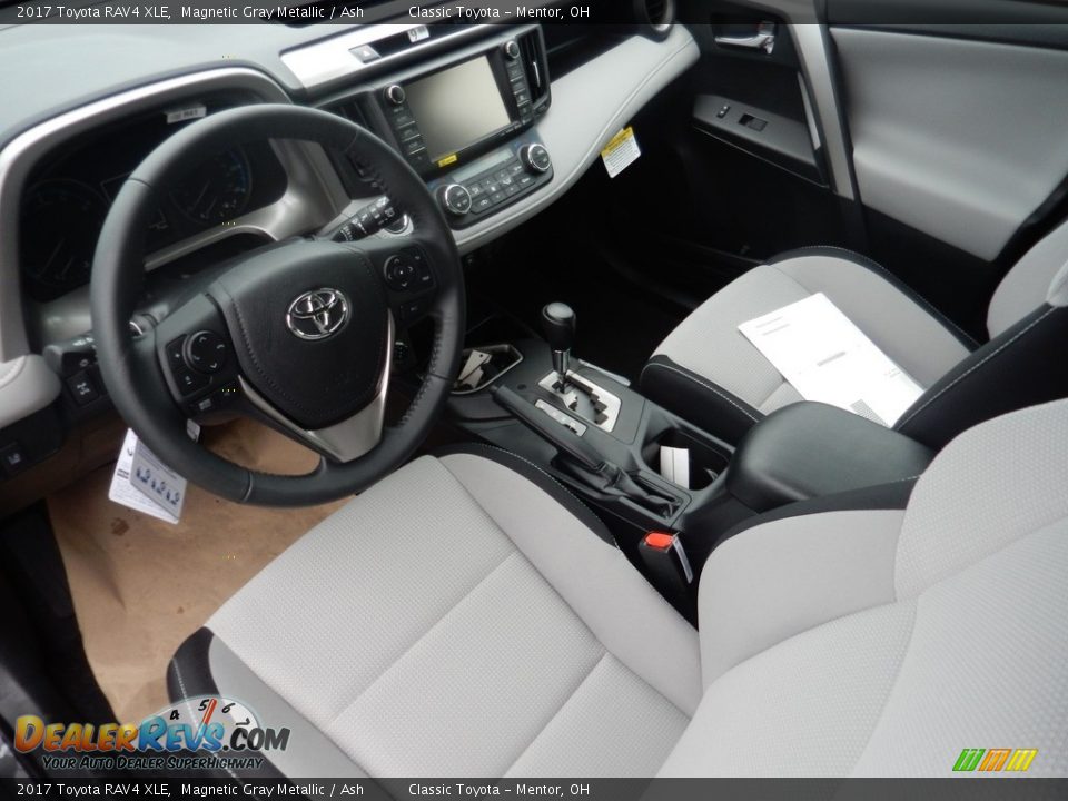 2017 Toyota RAV4 XLE Magnetic Gray Metallic / Ash Photo #4