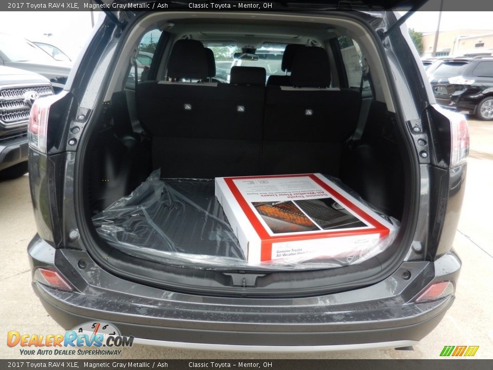 2017 Toyota RAV4 XLE Magnetic Gray Metallic / Ash Photo #6