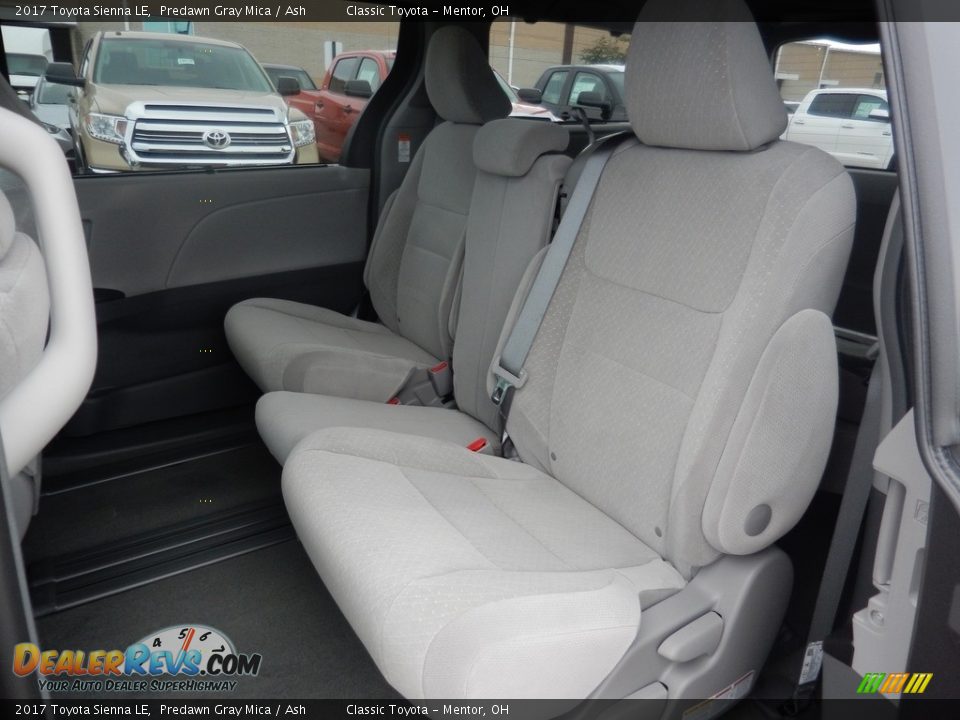 2017 Toyota Sienna LE Predawn Gray Mica / Ash Photo #5