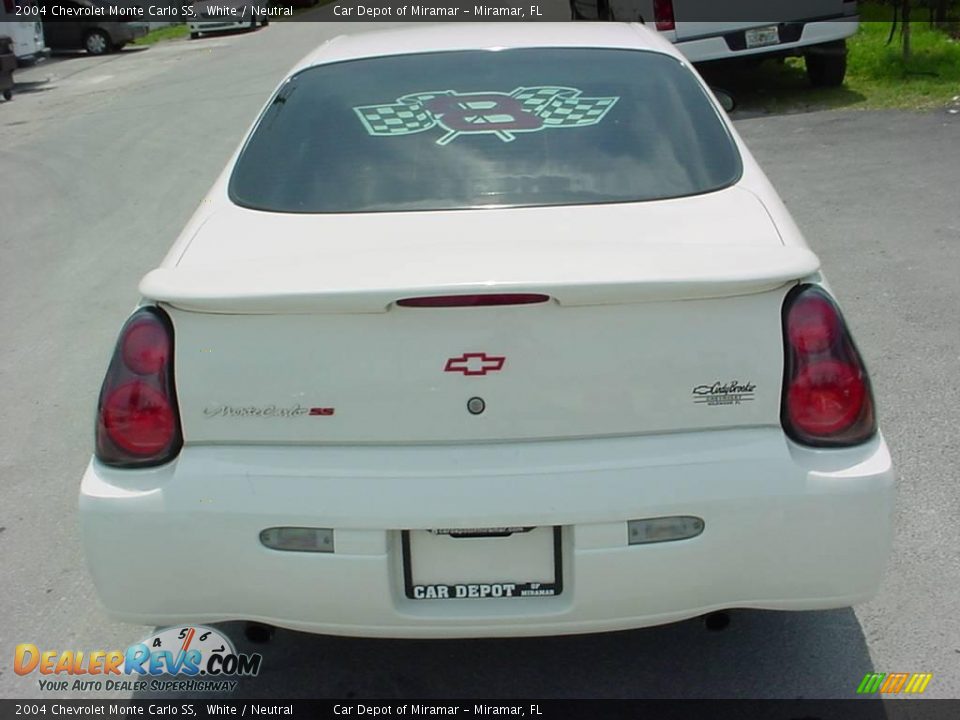 2004 Chevrolet Monte Carlo SS White / Neutral Photo #4