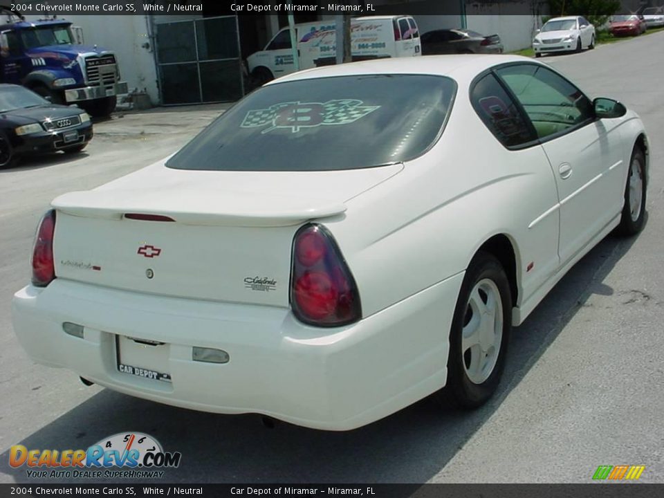 2004 Chevrolet Monte Carlo SS White / Neutral Photo #5