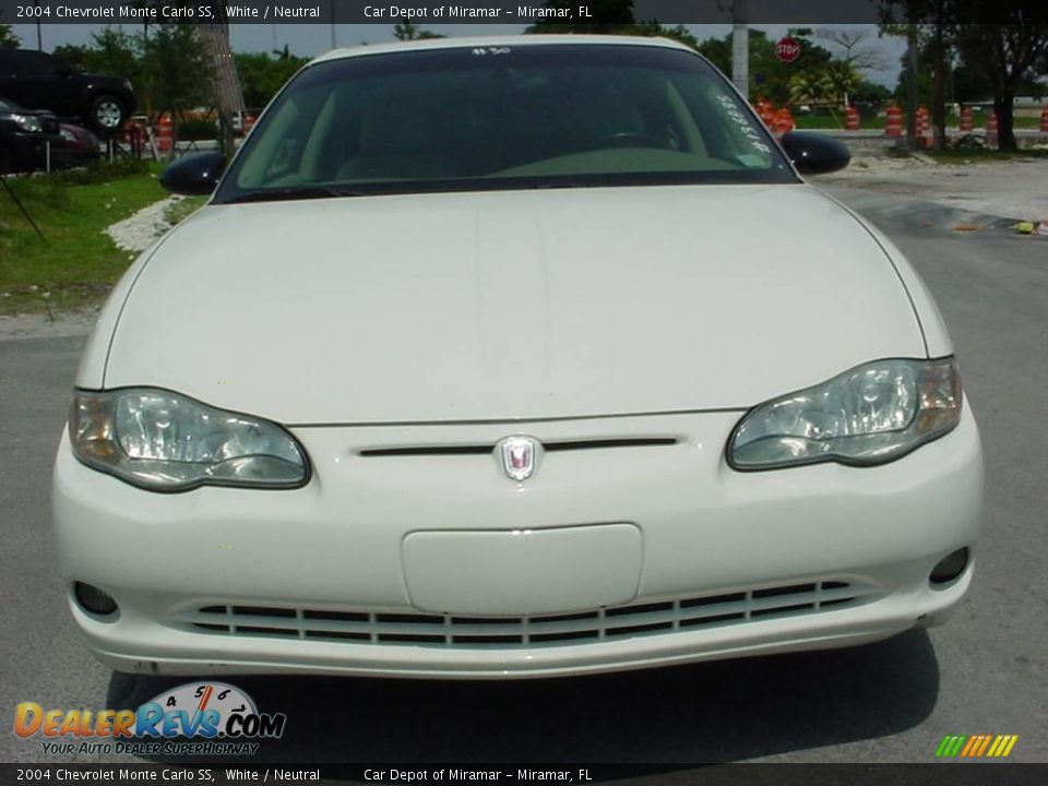 2004 Chevrolet Monte Carlo SS White / Neutral Photo #8