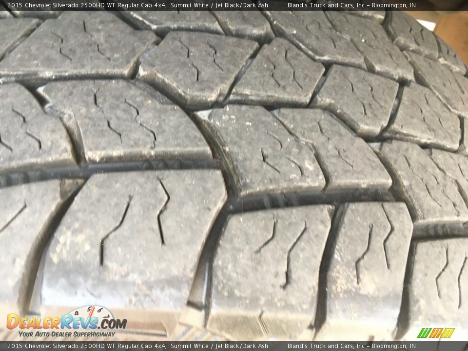 2015 Chevrolet Silverado 2500HD WT Regular Cab 4x4 Summit White / Jet Black/Dark Ash Photo #32