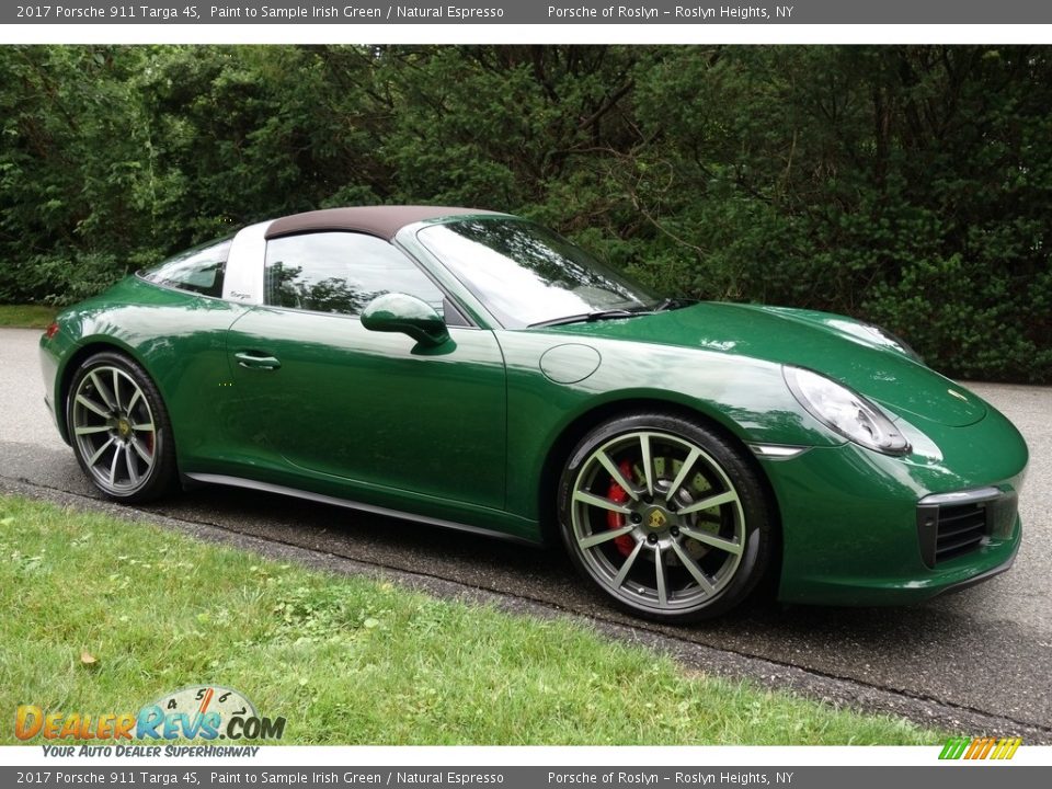 Front 3/4 View of 2017 Porsche 911 Targa 4S Photo #9