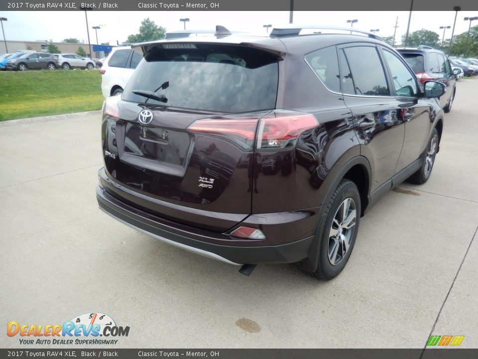 2017 Toyota RAV4 XLE Black / Black Photo #2