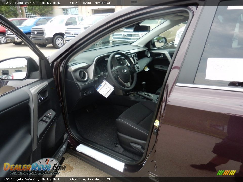 2017 Toyota RAV4 XLE Black / Black Photo #3