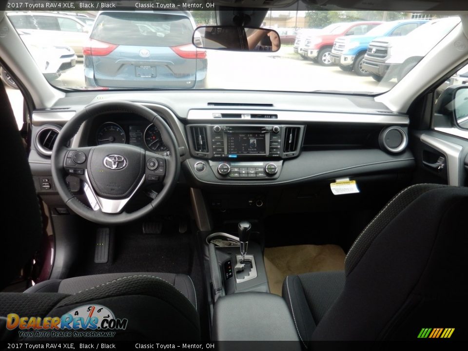 2017 Toyota RAV4 XLE Black / Black Photo #4
