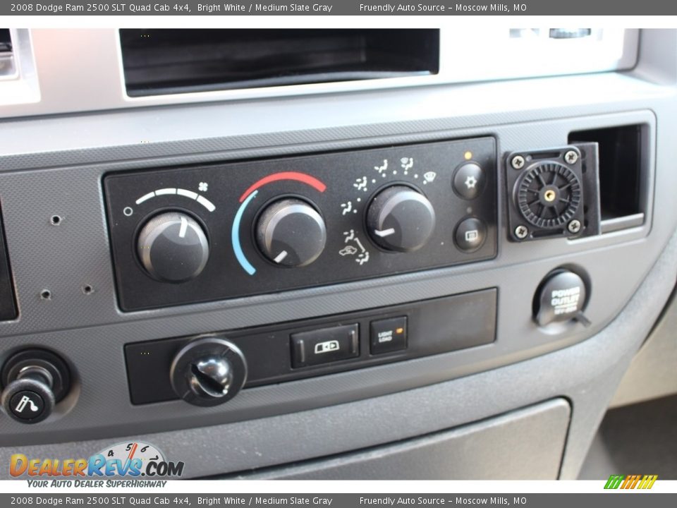 2008 Dodge Ram 2500 SLT Quad Cab 4x4 Bright White / Medium Slate Gray Photo #15