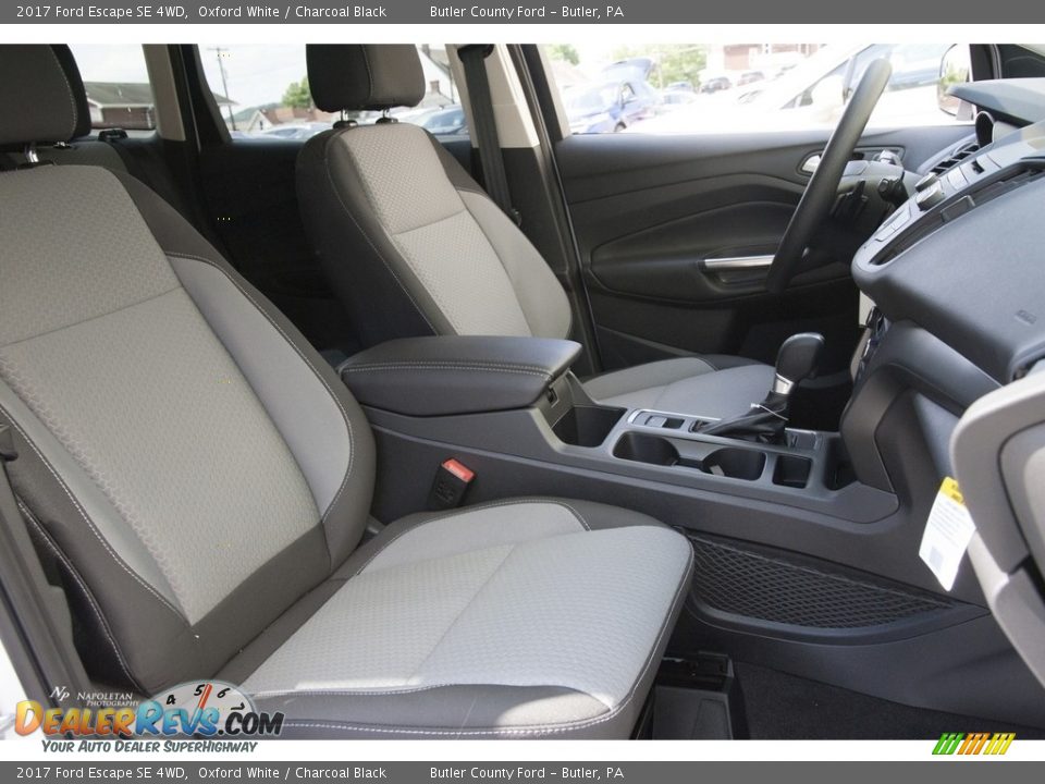 2017 Ford Escape SE 4WD Oxford White / Charcoal Black Photo #7