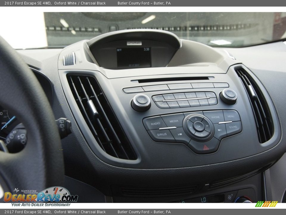 2017 Ford Escape SE 4WD Oxford White / Charcoal Black Photo #10