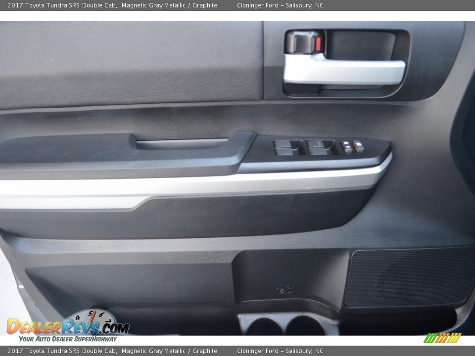 2017 Toyota Tundra SR5 Double Cab Magnetic Gray Metallic / Graphite Photo #10