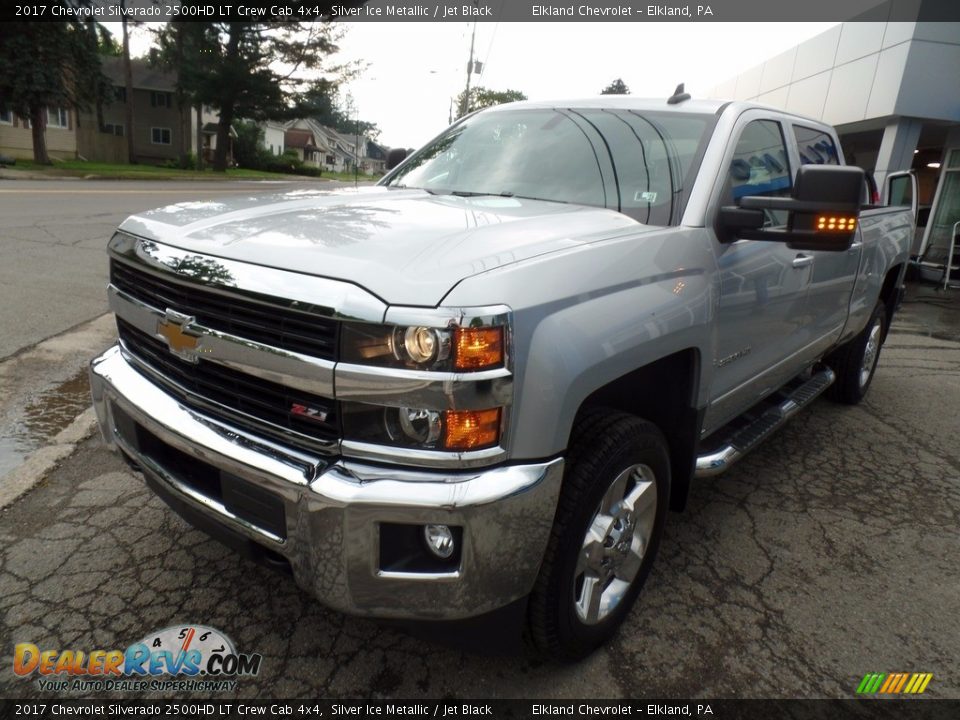 2017 Chevrolet Silverado 2500HD LT Crew Cab 4x4 Silver Ice Metallic / Jet Black Photo #2