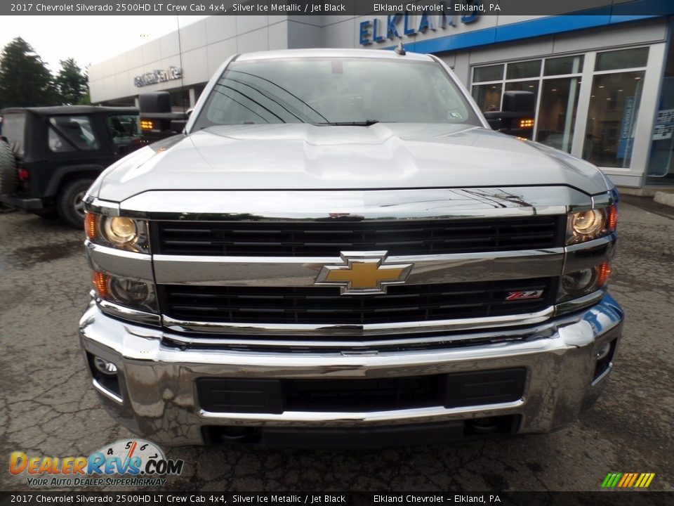 2017 Chevrolet Silverado 2500HD LT Crew Cab 4x4 Silver Ice Metallic / Jet Black Photo #3