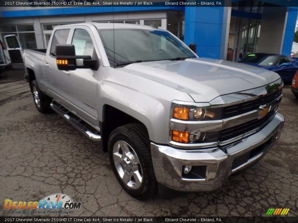 2017 Chevrolet Silverado 2500HD LT Crew Cab 4x4 Silver Ice Metallic / Jet Black Photo #4