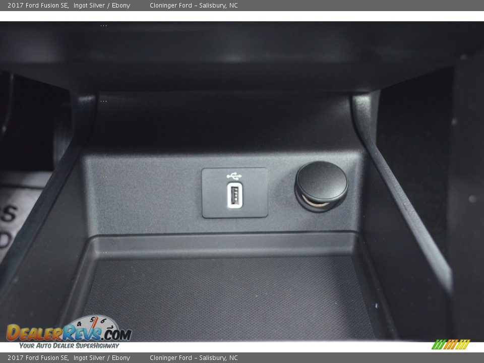 2017 Ford Fusion SE Ingot Silver / Ebony Photo #15