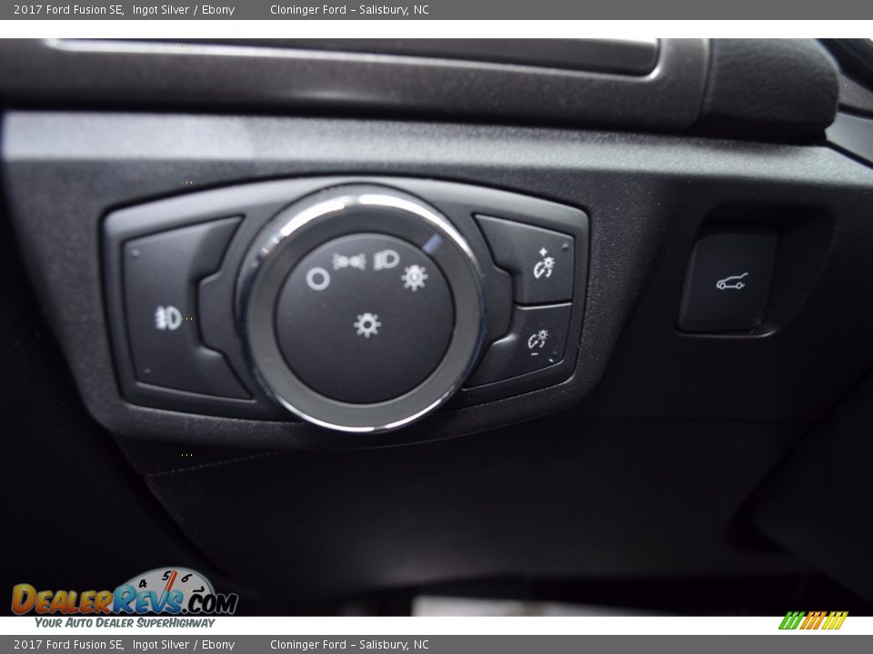 2017 Ford Fusion SE Ingot Silver / Ebony Photo #18