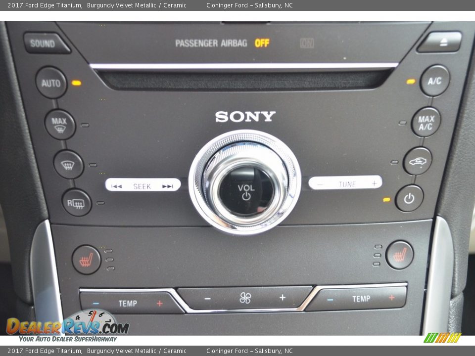 2017 Ford Edge Titanium Burgundy Velvet Metallic / Ceramic Photo #17