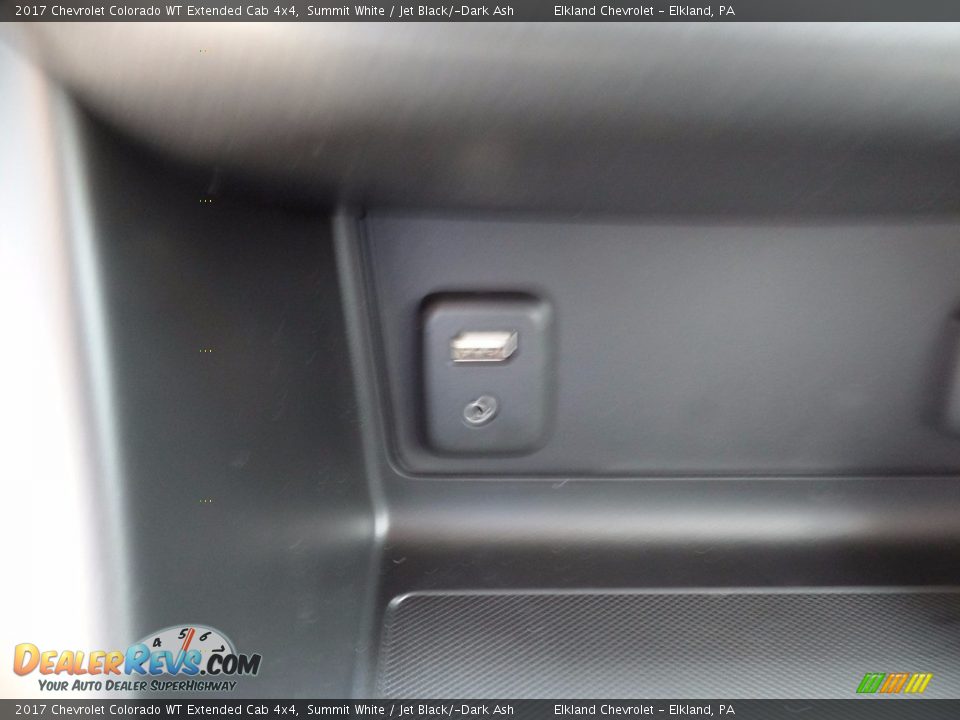 2017 Chevrolet Colorado WT Extended Cab 4x4 Summit White / Jet Black/­Dark Ash Photo #29