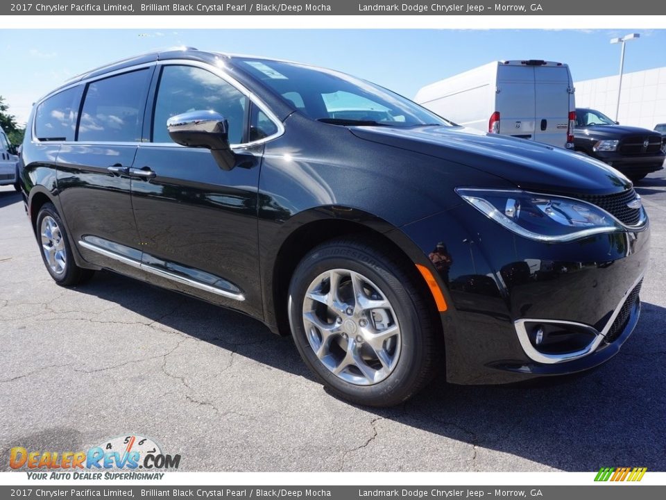 2017 Chrysler Pacifica Limited Brilliant Black Crystal Pearl / Black/Deep Mocha Photo #4