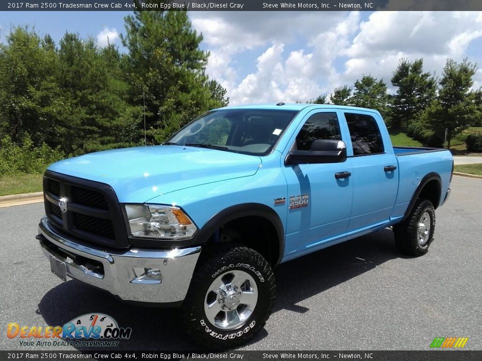 Front 3/4 View of 2017 Ram 2500 Tradesman Crew Cab 4x4 Photo #2