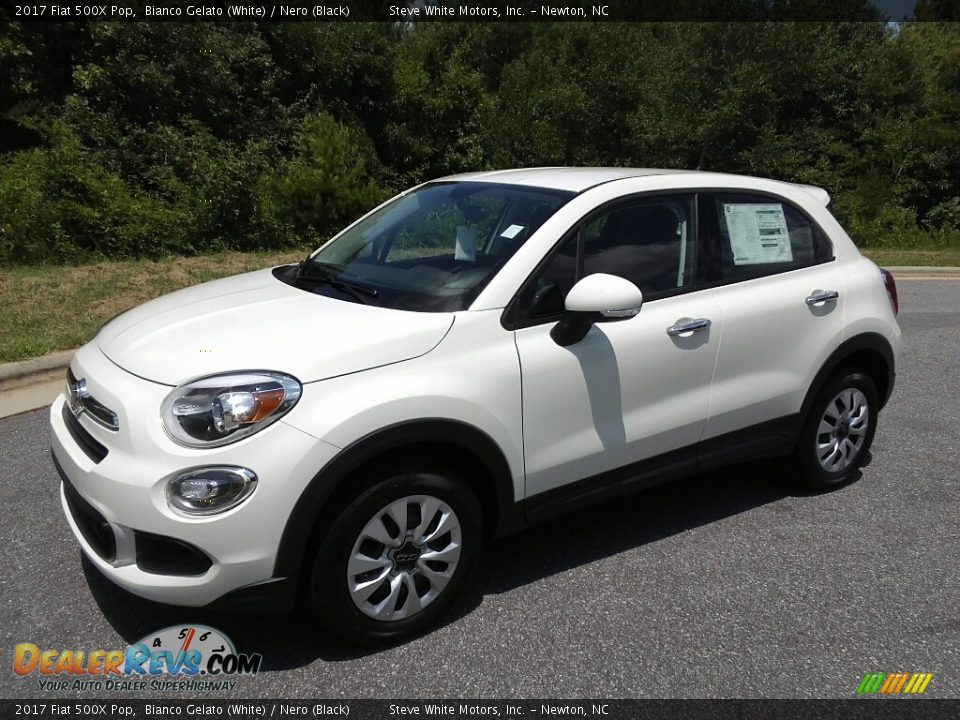 Front 3/4 View of 2017 Fiat 500X Pop Photo #2