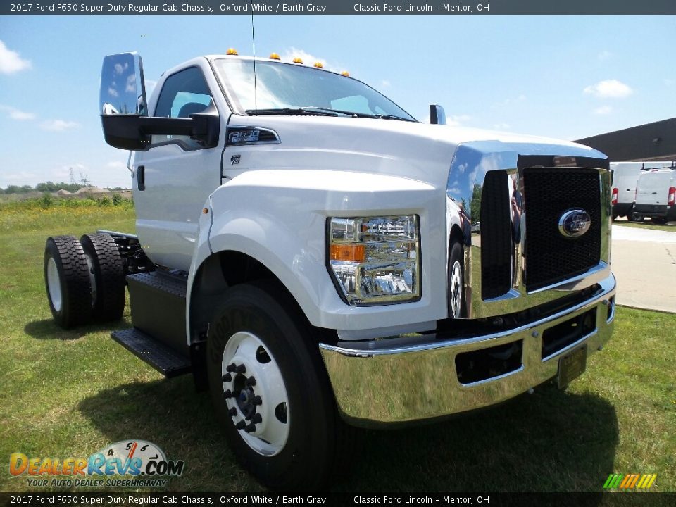 2017 Ford F650 Super Duty Regular Cab Chassis Oxford White / Earth Gray Photo #1