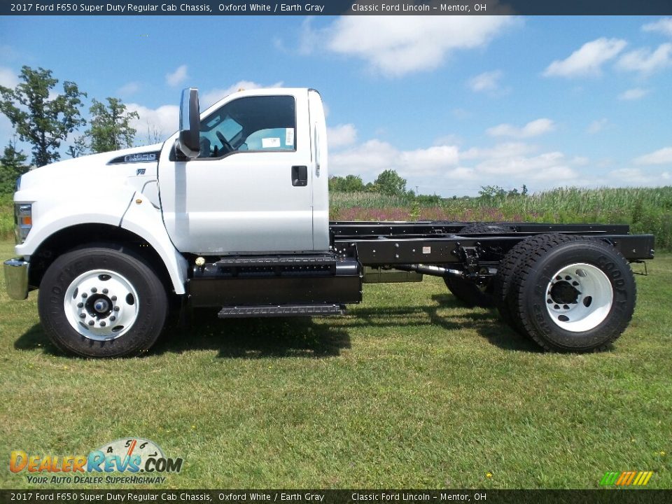 2017 Ford F650 Super Duty Regular Cab Chassis Oxford White / Earth Gray Photo #3