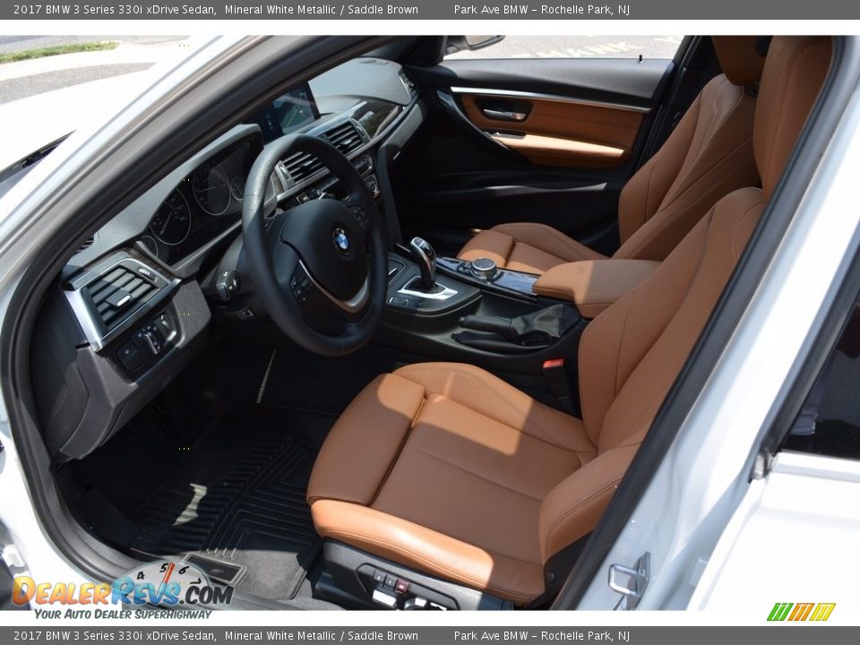 2017 BMW 3 Series 330i xDrive Sedan Mineral White Metallic / Saddle Brown Photo #10